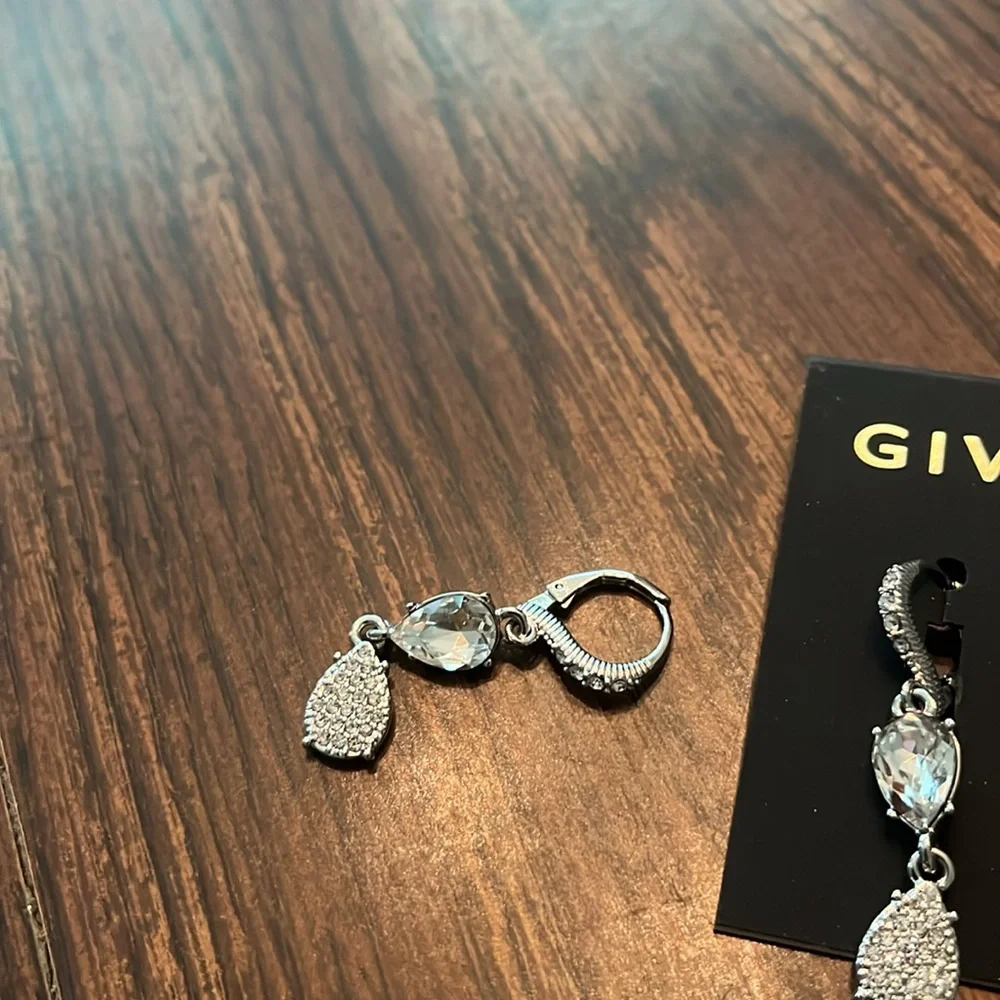 Givenchy drop crystal pierced earrings - Picture 3 of 3